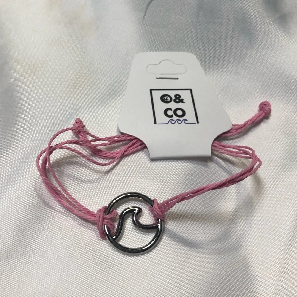 🆕 O & Co wave pink and silver adjustable bracelet (813)